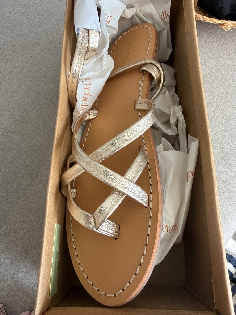 Seychelles happy go lucky sandal size 11 gold